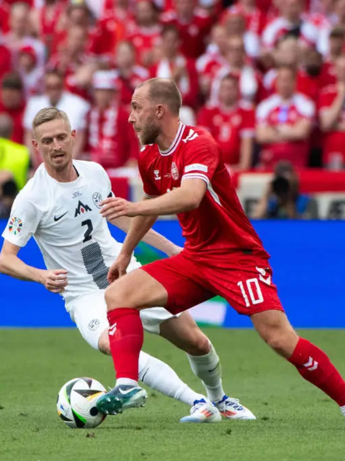 英格兰队力克波兰队,波尔状态火热 英格兰队力克波兰队,波尔状态火热