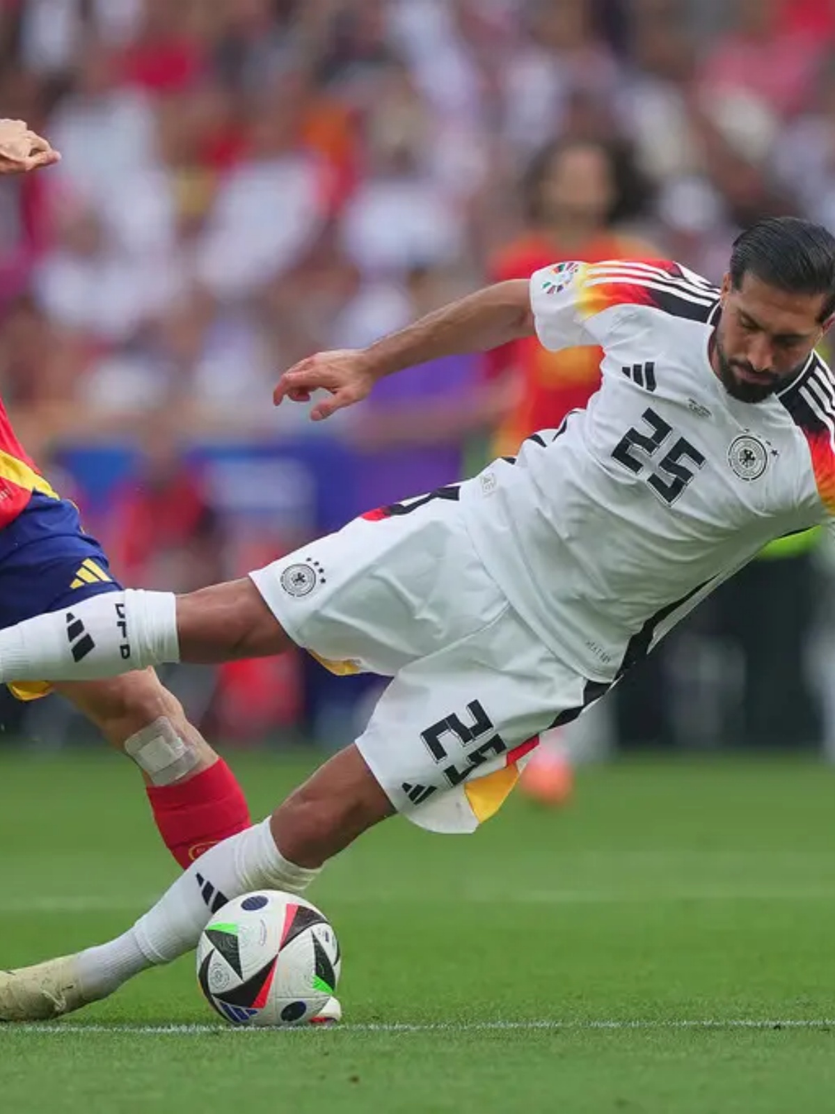 西班牙鏖战德国,苏亚雷斯统治全场 西班牙鏖战德国,苏亚雷斯统治全场