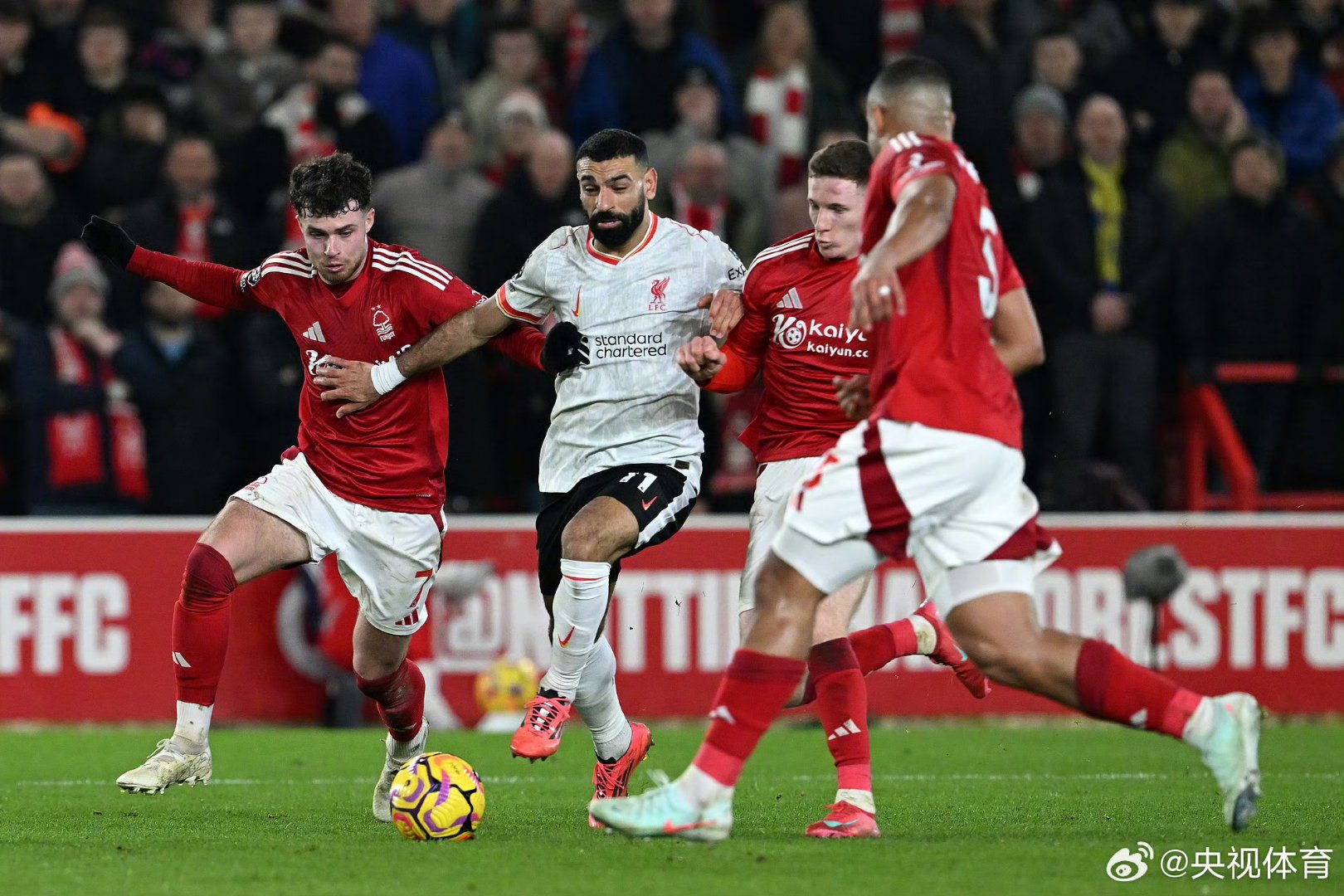 丹麦横扫利物浦,马丁内利关键制胜 丹麦横扫利物浦,马丁内利关键制胜