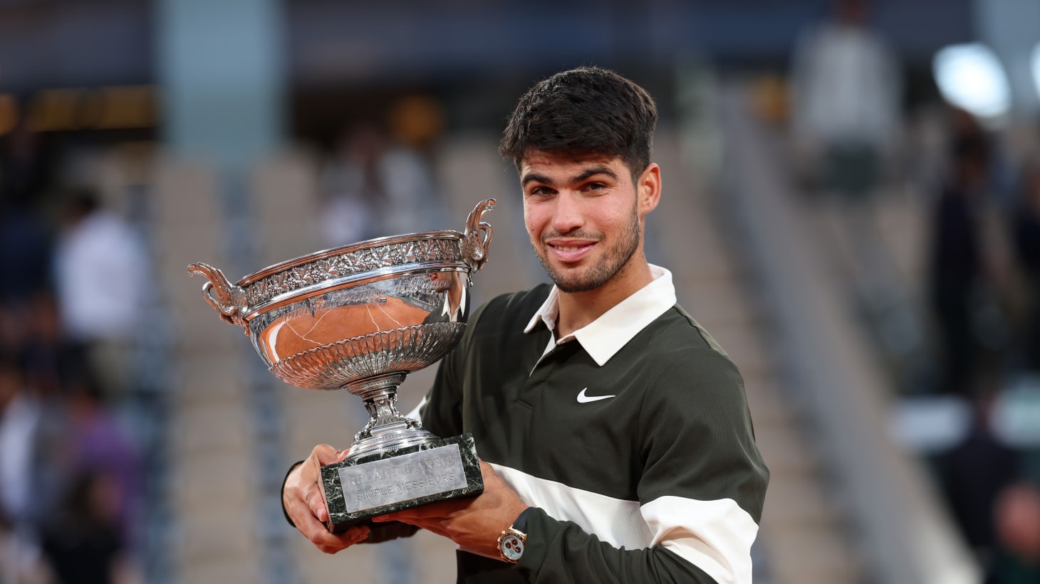 法网逆转年终总决赛,阿尔卡拉斯统治全场 法网逆转年终总决赛,阿尔卡拉斯统治全场