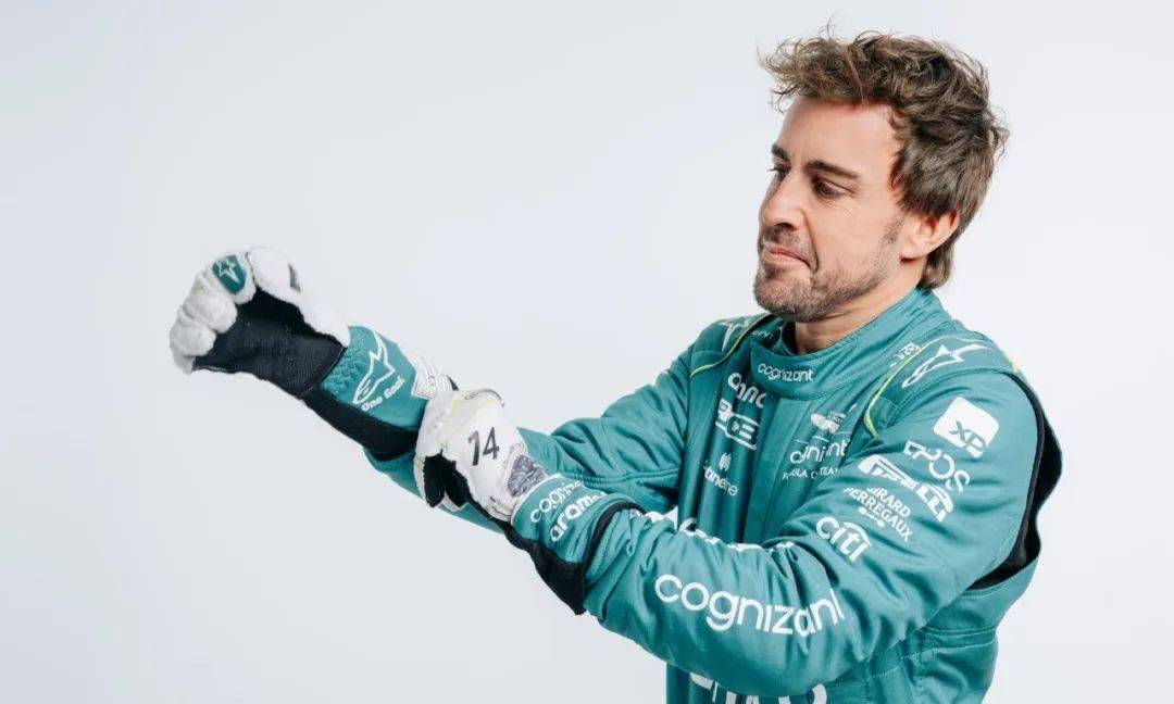 哈斯车队横扫威廉姆斯,阿隆索点燃赛场 哈斯车队横扫威廉姆斯,阿隆索点燃赛场