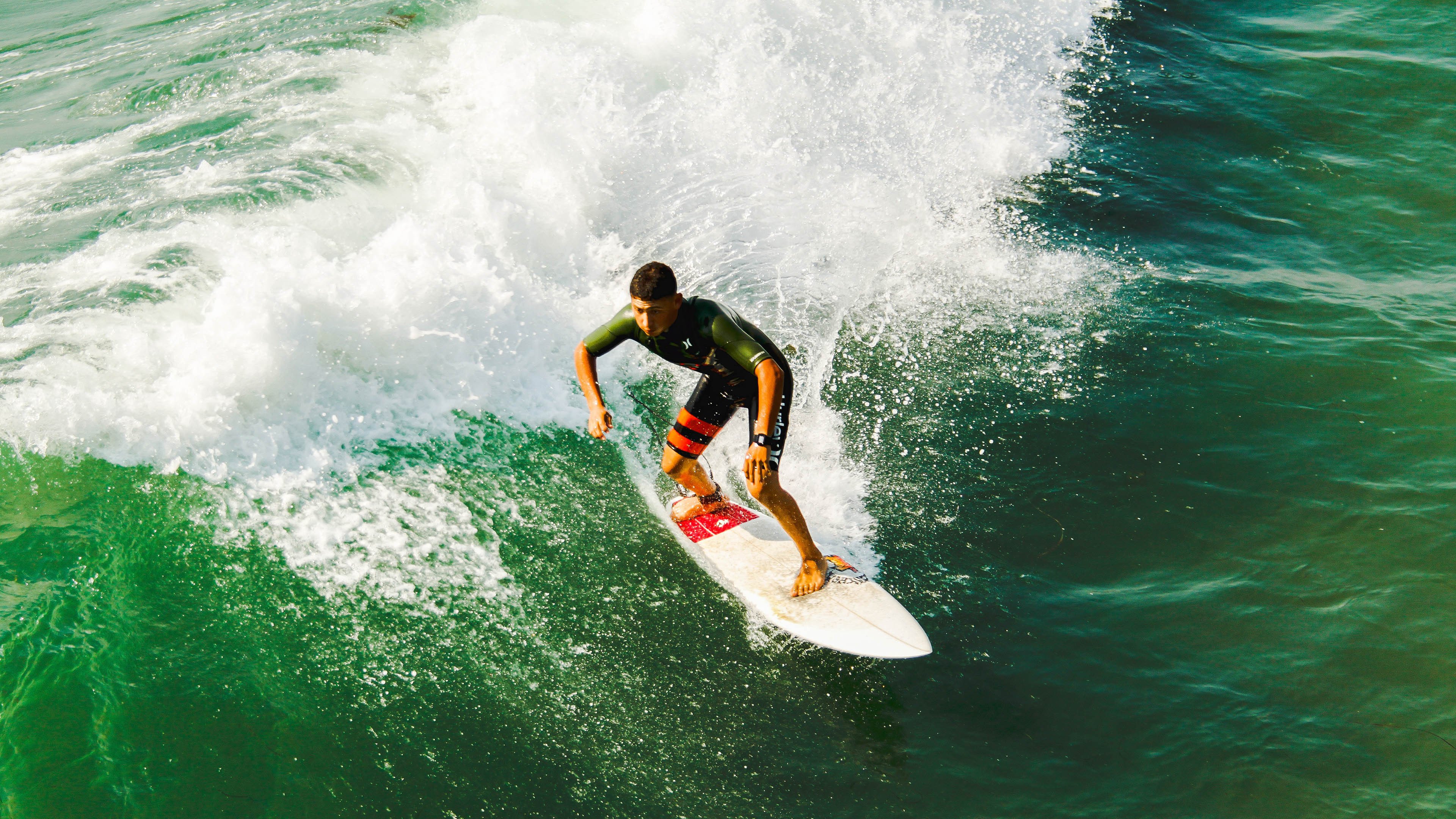 黄潜风暴席卷南非，阿尔瓦雷斯美加墨加冕，一场战术与个人的双重征服