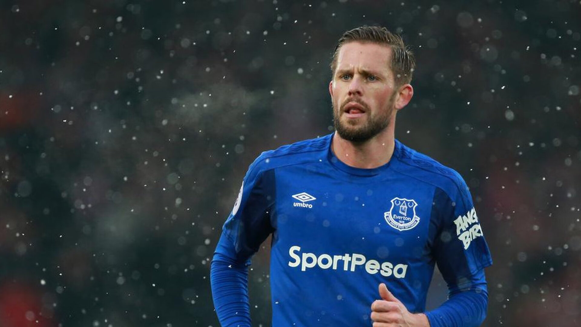 突尼斯赛道突围战，芬兰冰火对决如何决定F1年度争冠焦点