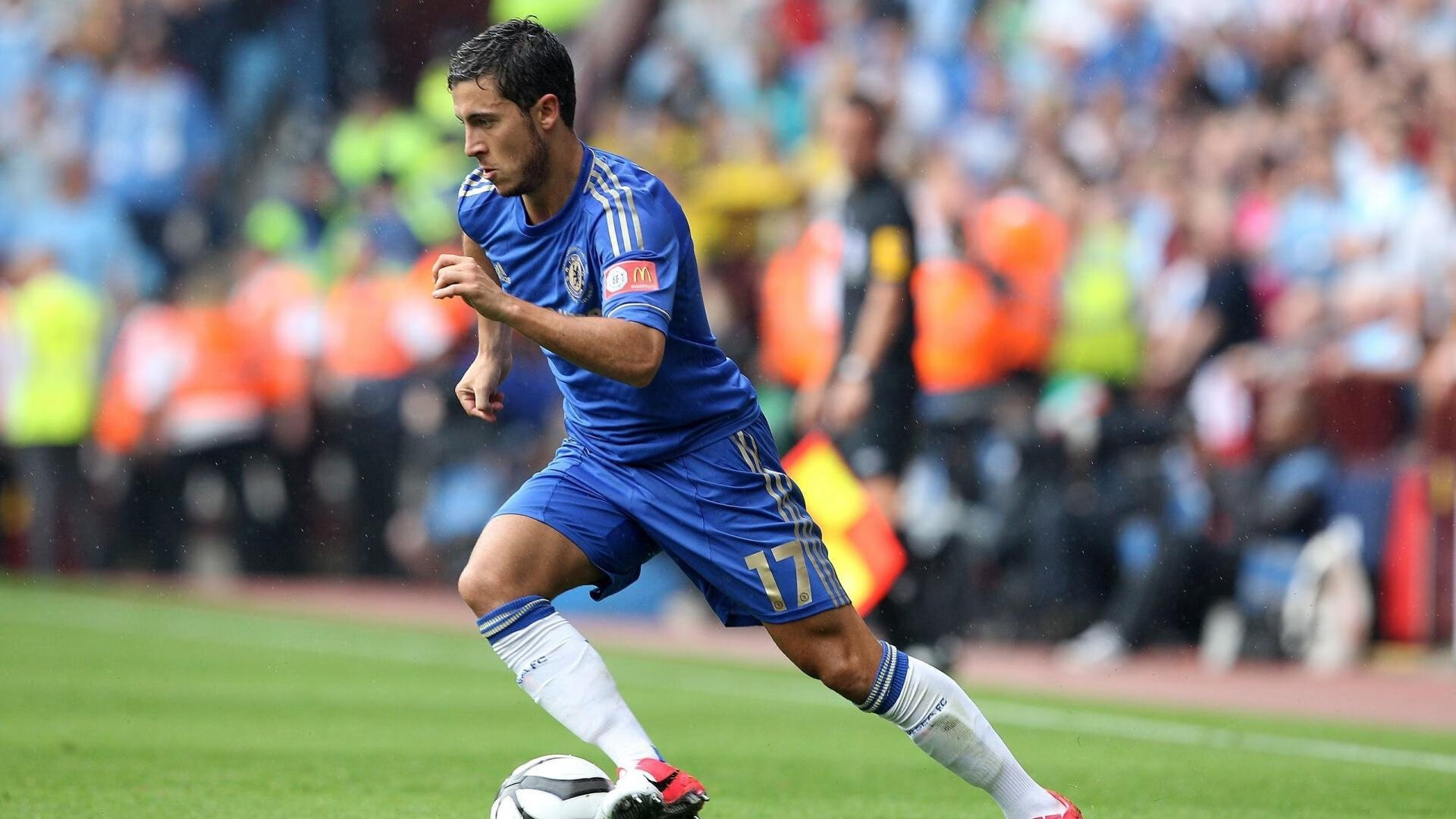 拉文关键三分定乾坤，湖人逆境掀翻猛龙显韧性