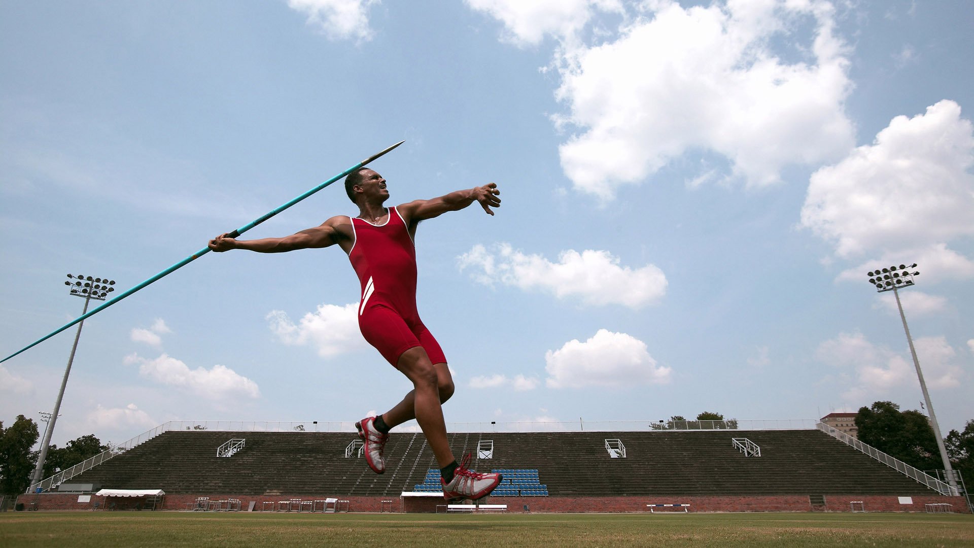 逆转与新生，韩国足球的坚韧与加维的炙热光芒